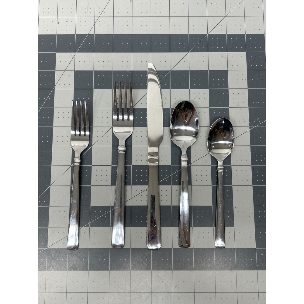 Oneida Attalia‎ Stainless Glossy 18/0 China Flatware 5 Piece Place Setting